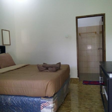 Family Garden Homestay Mangsit Екстер'єр фото