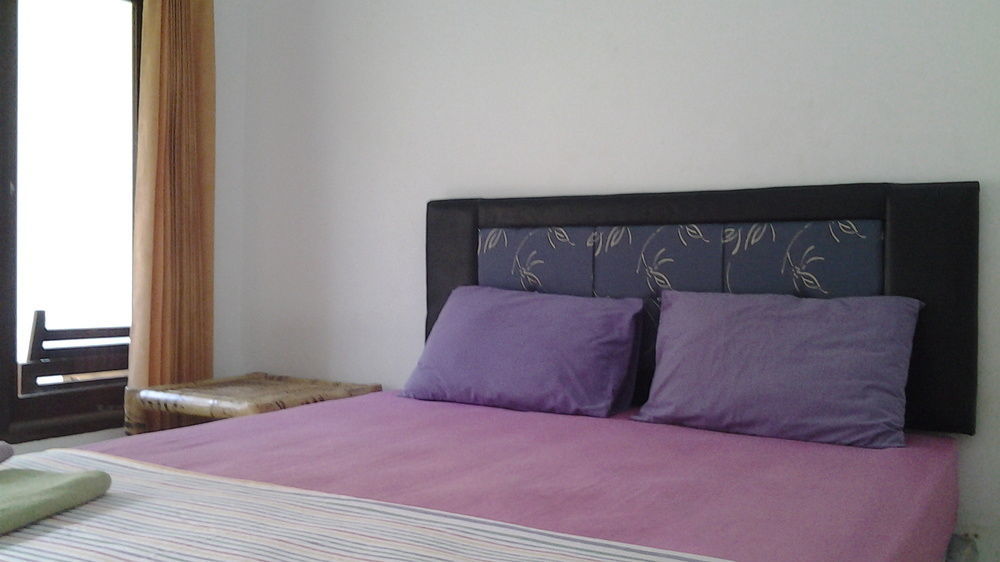 Family Garden Homestay Mangsit Екстер'єр фото