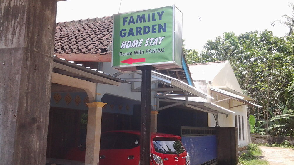 Family Garden Homestay Mangsit Екстер'єр фото